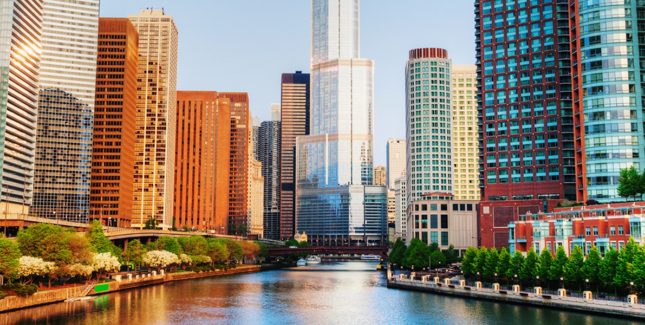 Chicago Ultimate Getaway Roundtrip from Seattle | Amtrak Vacations®